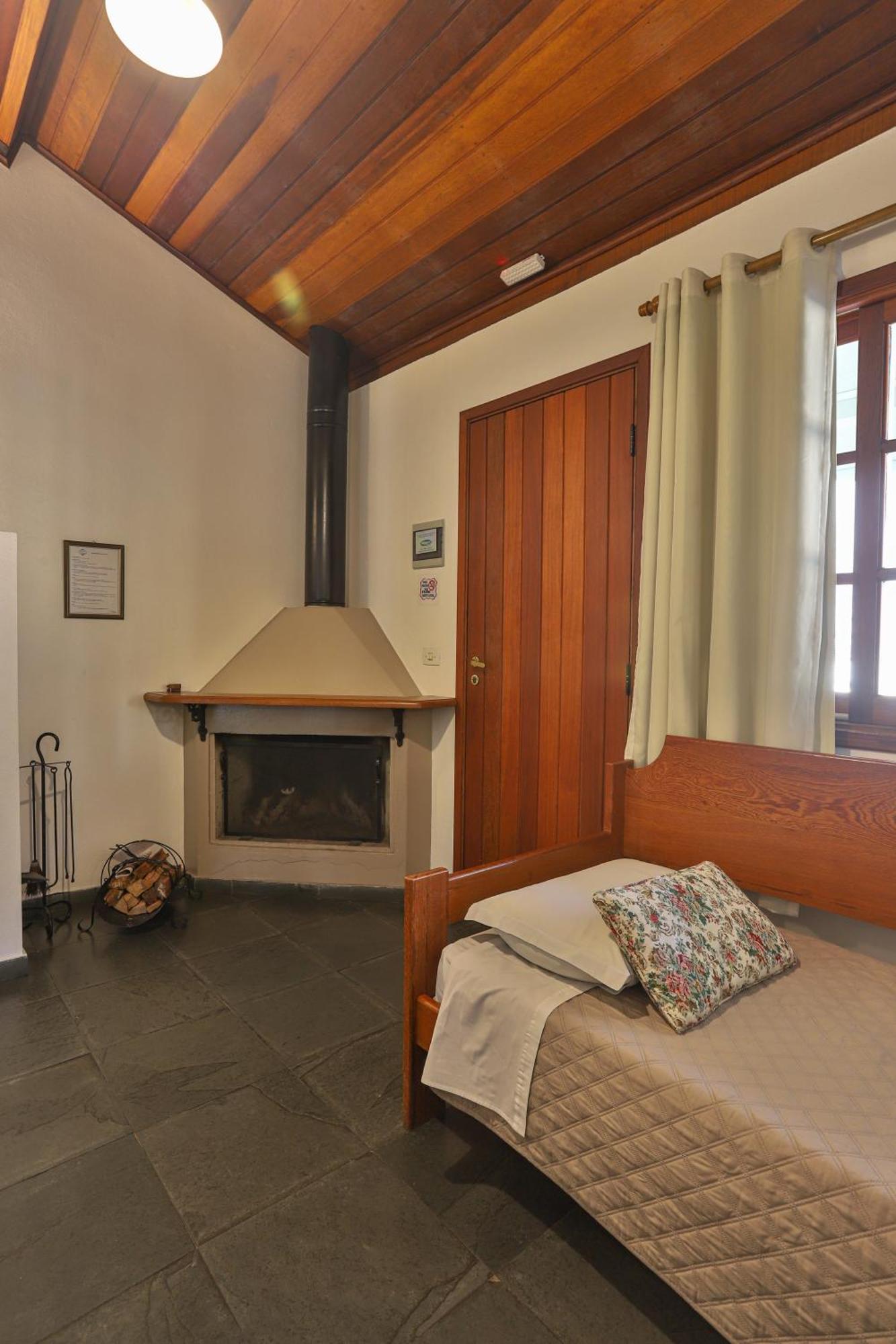 Pousada Il Villaggio Santo Antonio do Pinhal Bagian luar foto